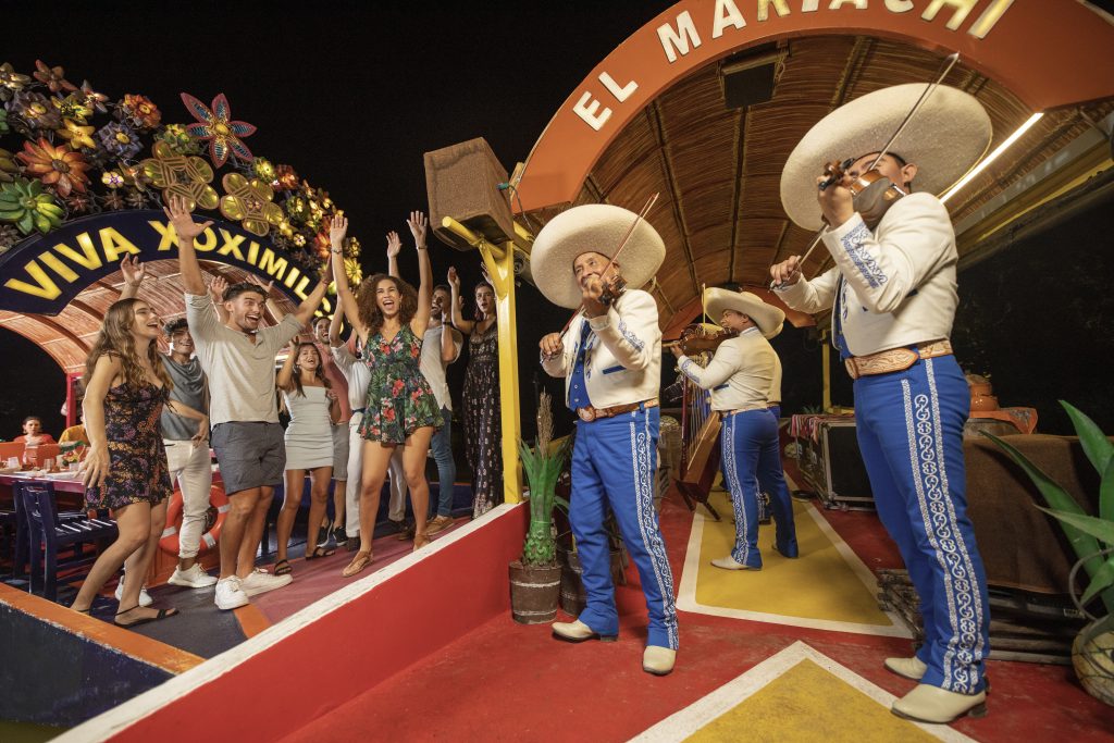 Celebra el amor por México en mayo en Xoximilco por Xcaret