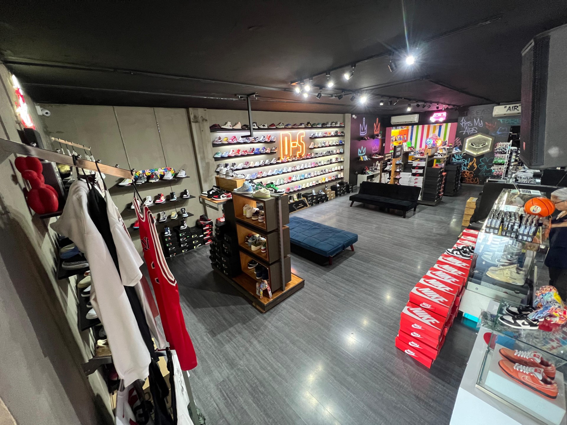 AMADO ZAZUETA, EL CONCIERGE DE LUJO QUE HA CONQUISTADO EL MUNDO A TRAVÉS DE DROP SHOP