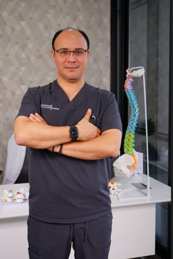 Innovan con revolucionaria técnica endoscópica para operar columna