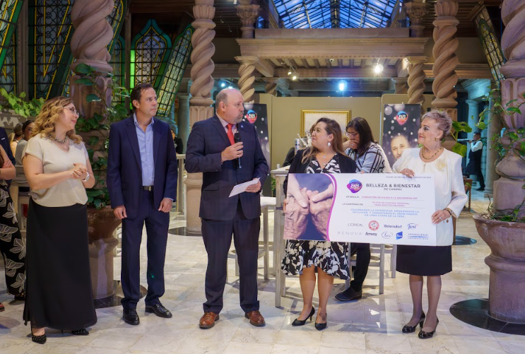 Belleza & Bienestar celebra 10 años con un emotivo llamado al autocuidado en la tercera edad