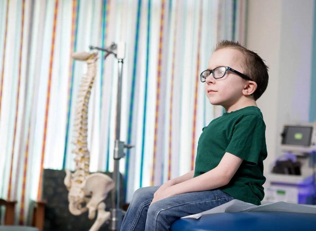 Anticiparse a la curva: Shriners Children’s México llama a detectar la escoliosis a tiempo