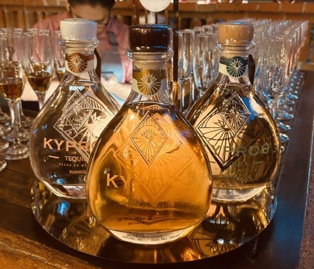 KYPROS: MÉXICO EN CADA BRINDIS