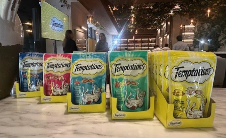 TEMPTATIONS conquista a los gatos con nuevos sabores
